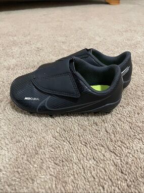 Nike Kids Black Jr. Mercurial Vapor Soccer Shoes Cleats 9C Athletic Sports